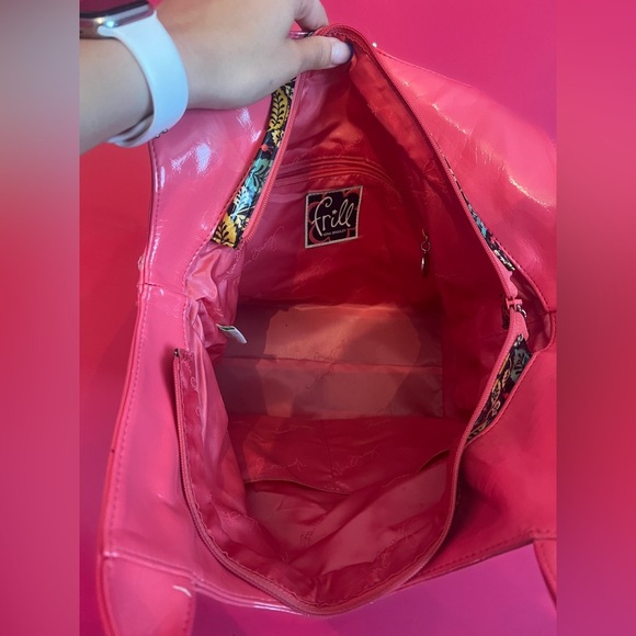 Vera Bradley Frill Fan Club Handbag Happy Snails - Picture 8 of 10